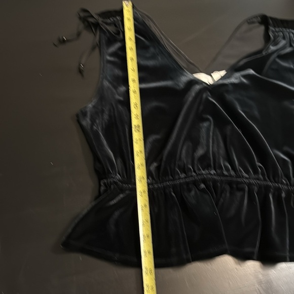 Adyson Parker Black Velvet V-Neck Top NWT - Picture 2 of 6
